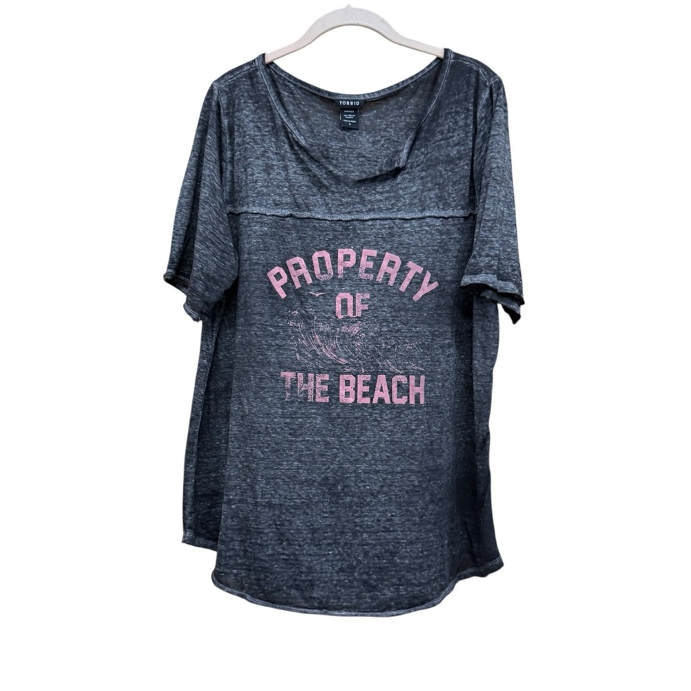 Torrid Charcoal Tee with Pink Beach Print Lightweight SZ 2